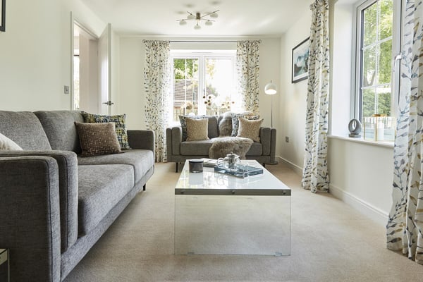 3 bedroom detached south-east facing garden - Image 1