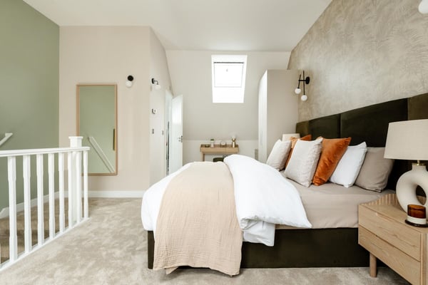 3 bedroom semi-detached with parking for 2 - Image 1