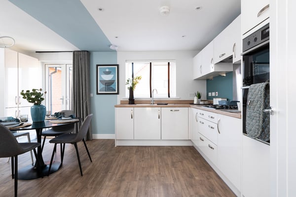 3 bedroom mid terrace with sociable kitchen diner - Image 1