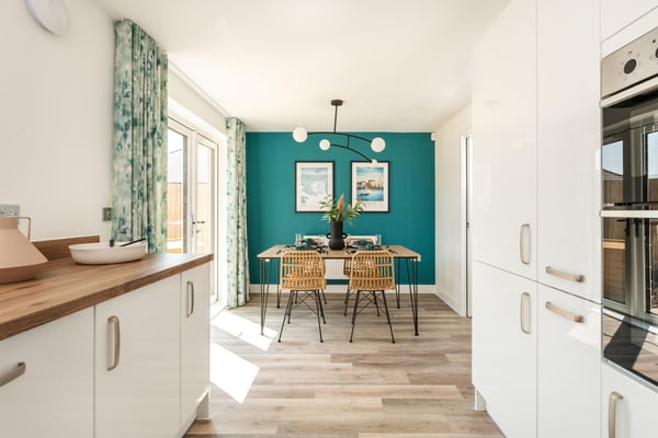 3 bedroom detached with solar panels - Image 1
