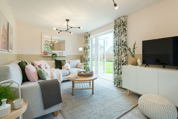 3 bedroom detached with 2 parking spaces - Image 1