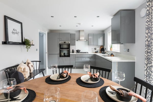 4 bedroom detached with single detached garage - Image 1