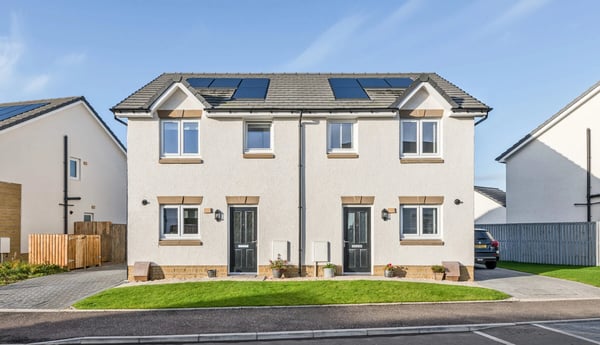 3 bedroom end terrace with allocated parking - Image 1