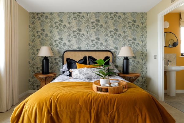 5 bedroom detached with large garden - Image 1