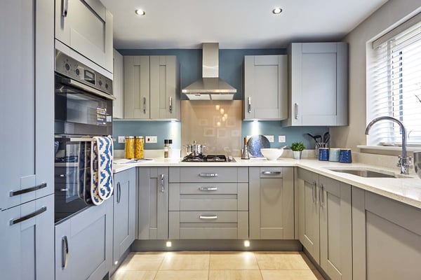 3 bedroom semi-detached with west facing garden - Image 1