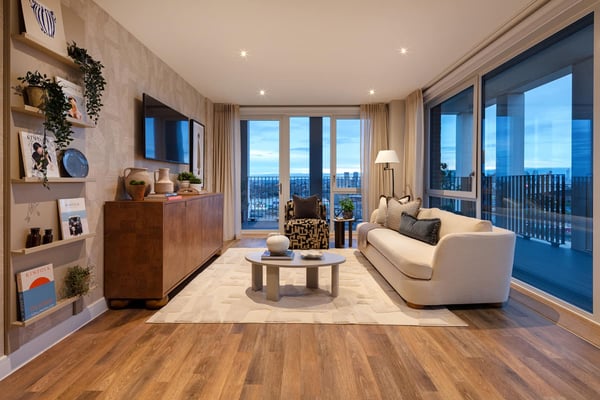 2 bedroom apartment with a private balcony - Image 1