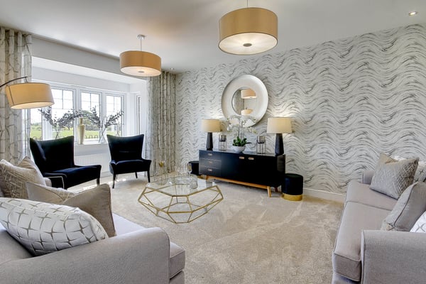 4 bedroom detached with south west facing garden - Image 1