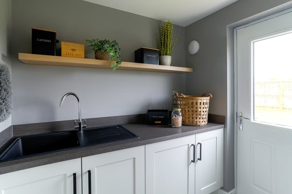 2 bedroom mid terrace with allocated parking - Image 3