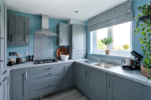 3 bedroom end terrace with off street parking - Image 1