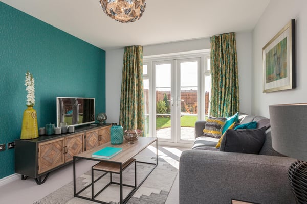3 bedroom detached with a south facing garden - Image 1