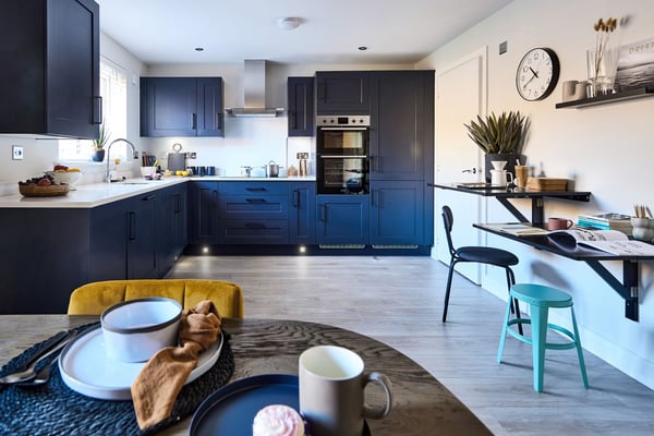 4 bedroom detached with south facing garden - Image 1