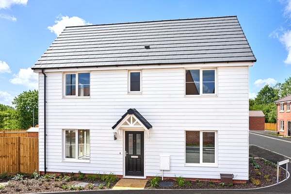 3 bedroom end terrace with side by side parking spaces - Image 1