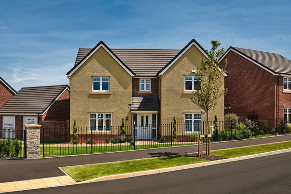 4 bedroom detached with large garden - Image 1