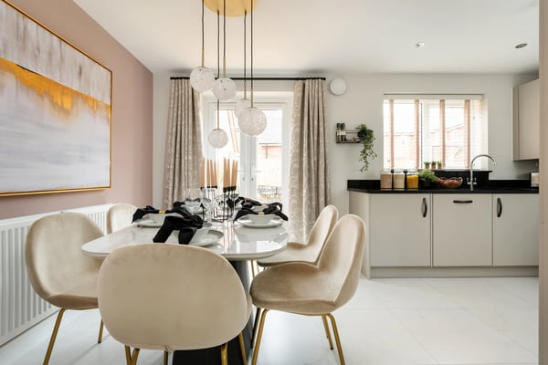 4 bedroom semi-detached with room for growing families - Image 1