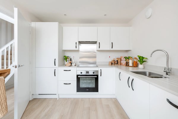 4 bedroom semi-detached with welcoming entrance hallway - Image 1