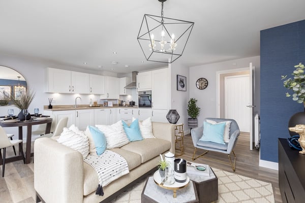 2 bedroom coach house with open plan living - Image 1