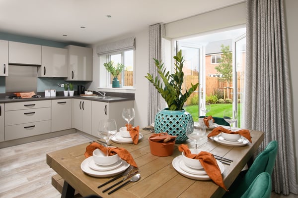 3 bedroom end terrace with a West facing garden - Image 1