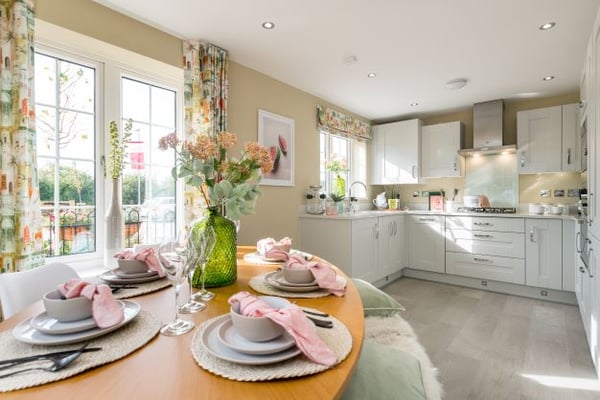 3 bedroom detached with a spacious corner plot - Image 1