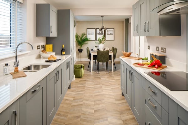 3 bedroom detached with a large garden - Image 1