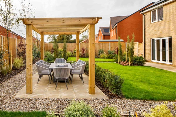 4 bedroom detached with French doors out to the garden - Image 1