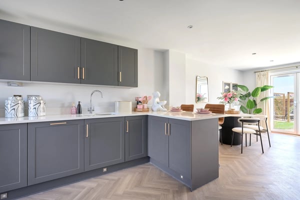 3 bedroom semi-detached with private driveway - Image 1