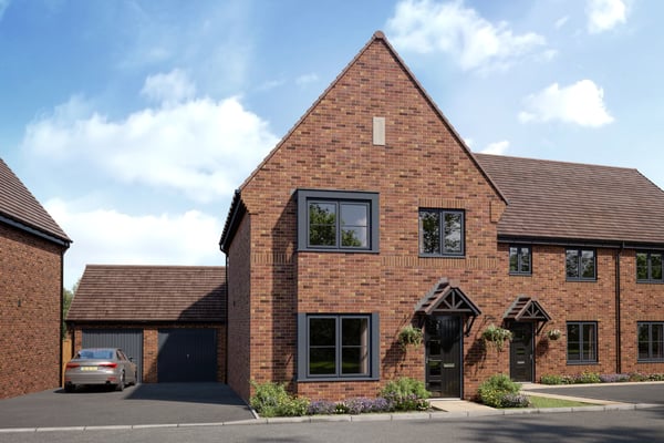 4 bedroom detached with single detached garage - Image 1