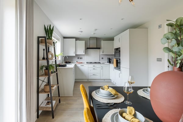 2 bedroom semi-detached with open plan layout - Image 3