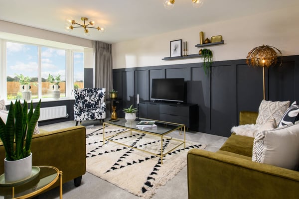 4 bedroom detached with upgraded kitchen & flooring - Image 1