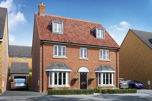 5 bedroom detached with garage and driveway - Image 1