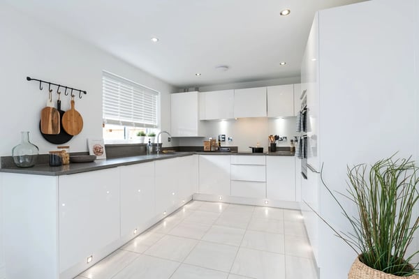 4 bedroom semi-detached with two bathrooms, garage and driveway for two cars - Image 1