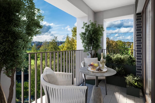 3 bedroom apartment fourth floor with white Silestone worktops - Image 1