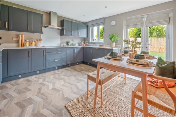 4 bedroom detached with a separate dining room - Image 1