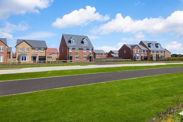 3 bedroom townhouse with off street parking - Image 2