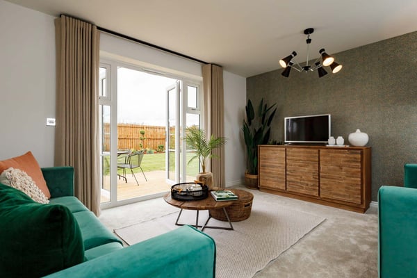 3 bedroom townhouse with furniture included throughout! - Image 1