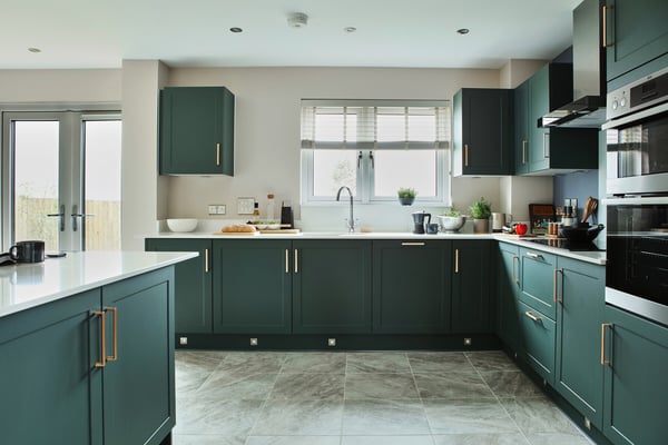 5 bedroom detached with integrated appliances - Image 1