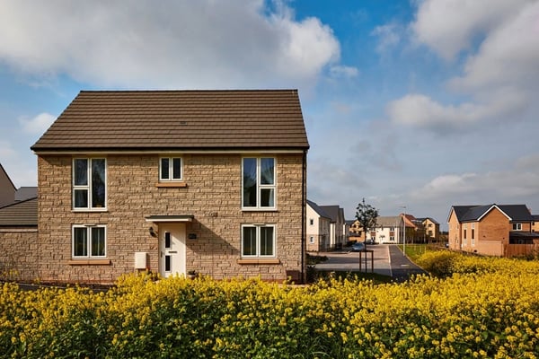 2 bedroom apartment with allocated parking - Image 2
