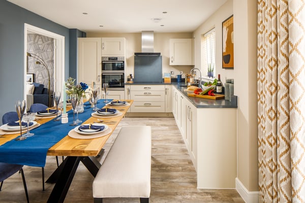 4 bedroom detached with sociable kitchen / diner - Image 1