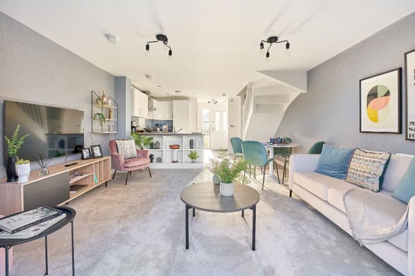 2 bedroom end terrace with driveway parking - Image 1