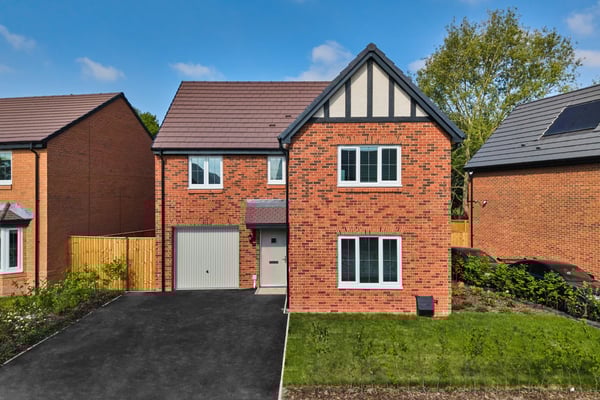 4 bedroom detached with upgraded specification - Image 1