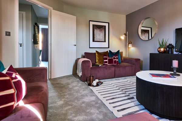 4 bedroom detached with moving schemes available - Image 1