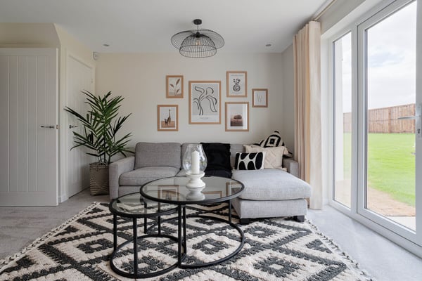 3 bedroom semi-detached with driveway - Image 1