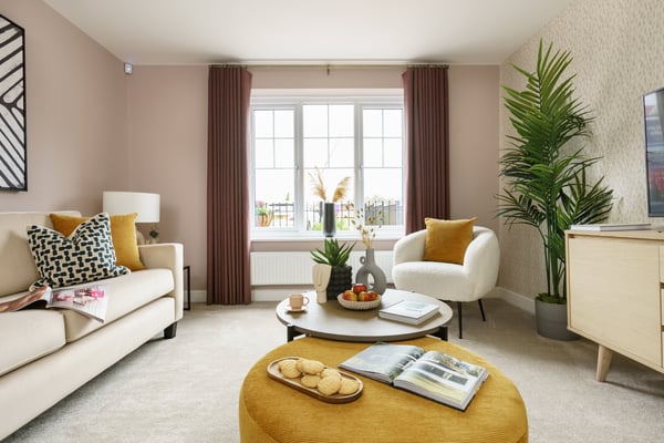 4 bedroom detached with single detached garage and driveway parking for 2 cars - Image 1