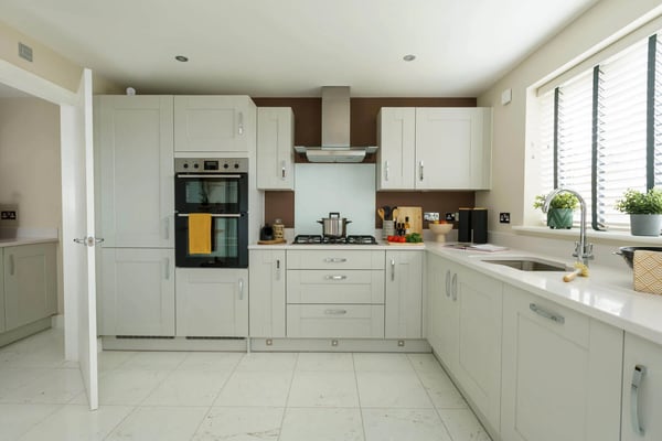4 bedroom detached with bekstone finish - Image 1