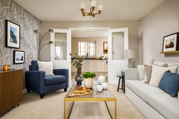 4 bedroom detached with spacious garden - Image 1