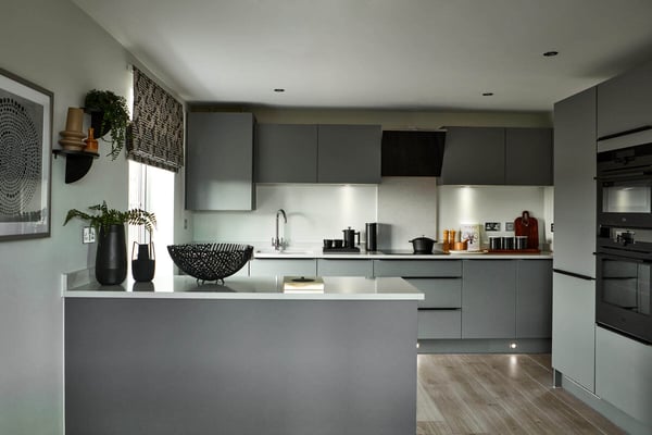 4 bedroom detached with garage and double length driveway - Image 1