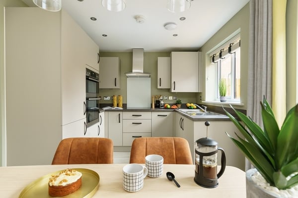 3 bedroom detached with double doors to the garden - Image 3