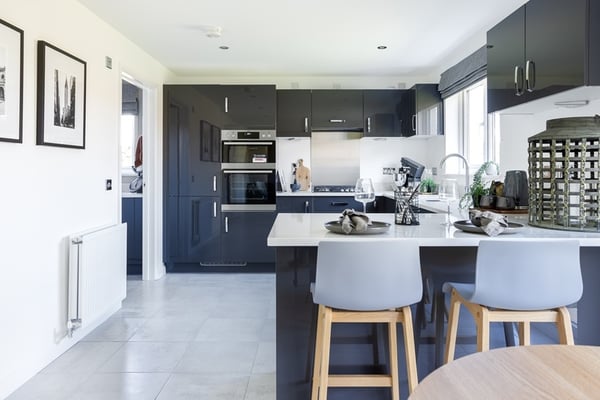 4 bedroom detached with French doors to the rear garden - Image 2