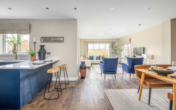 4 bedroom detached with showstopping garden room - Image 1