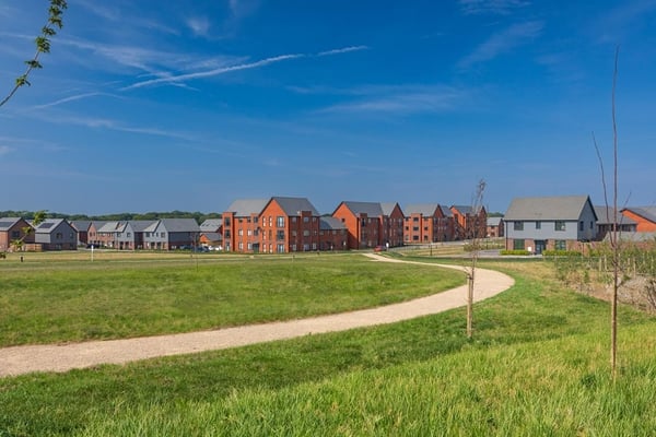 4 bedroom detached and ready to view with green views  - Image 3