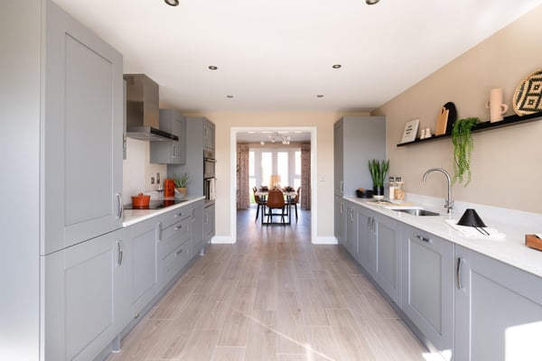 4 bedroom detached with a large garden - Image 1